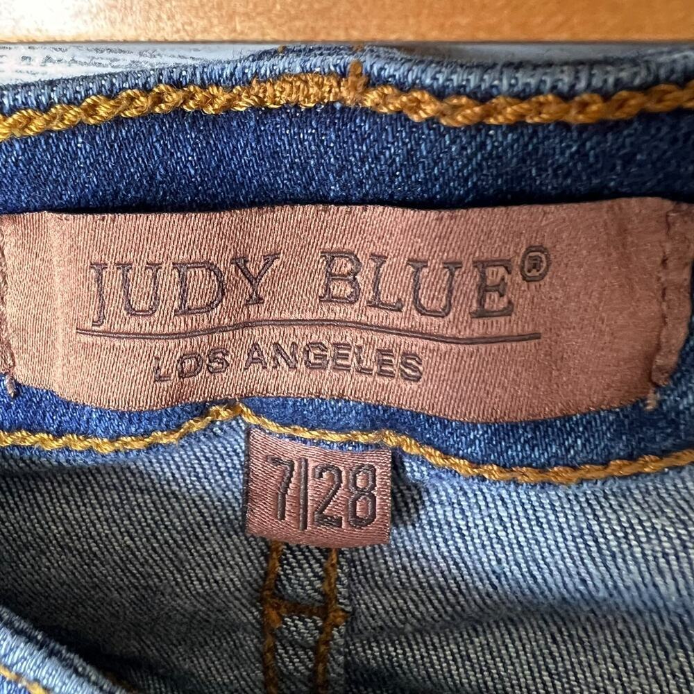 Judy Blue Jeans Womens Size 7/28 Medium Wash Skinny Fit Capri Stretch Comfort - Picture 2 of 16